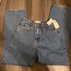 A&F high The Loose High Rise Curve Love Short